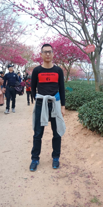 小梁的第二张照片--惠安婚介网