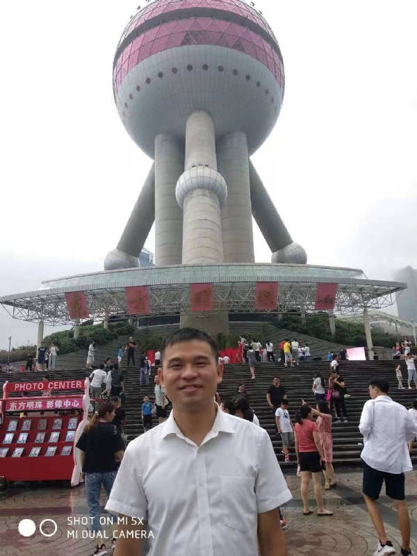 小猫吃老鼠的第一张照片--惠安婚介网