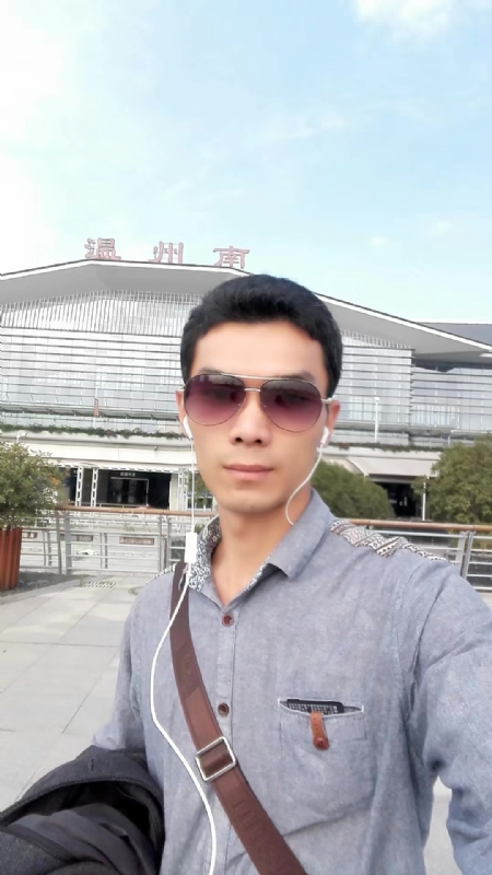 错把真心喂了狗的第三张照片--惠安婚介网