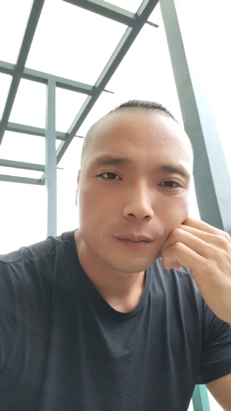 伯爵的第三张照片--惠安婚介网