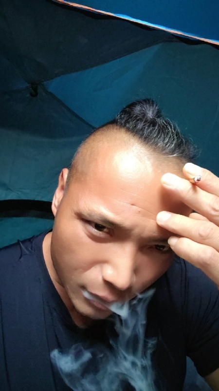 伯爵的第四张照片--惠安婚介网