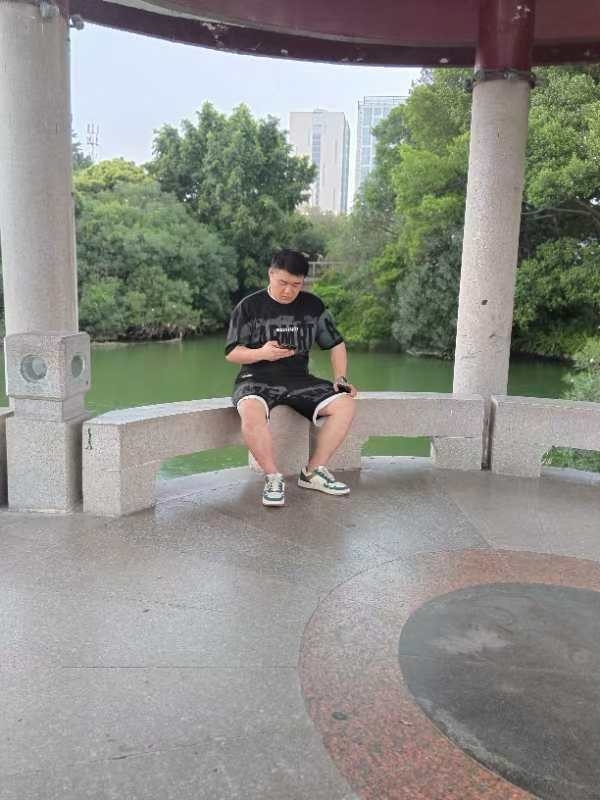 不善挽留的第二张照片--惠安婚介网